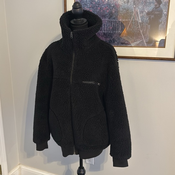 Aritzia - Wilfred Free - Zip Up Teddy Jacket - Black - Size M - Picture 2 of 10
